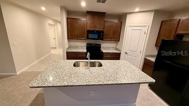 4 bed, 2.0 bath, 1722 sqft, $2,200 — Photo 3