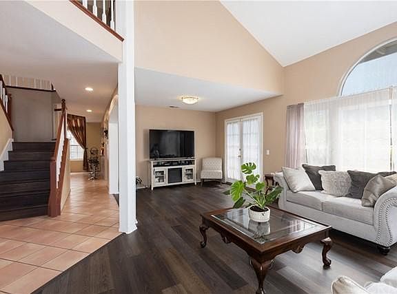 5th image of 3322 Deaver Dr