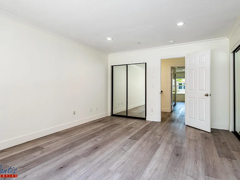 982 La Mesa Ter #A — Photo 11