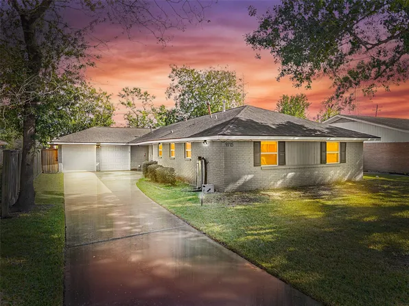 9715 Greenwillow St, Houston, TX 77096