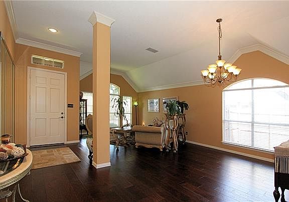 2nd image of 1008 Laurel Oak Dr