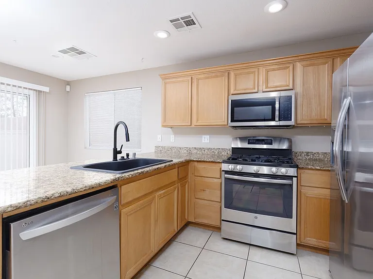 791 Sunrise Crossing St — Photo 11