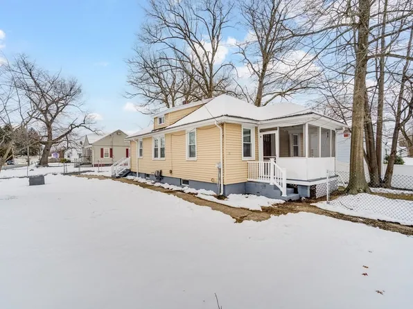 35 Stuart St, Springfield, MA 01119