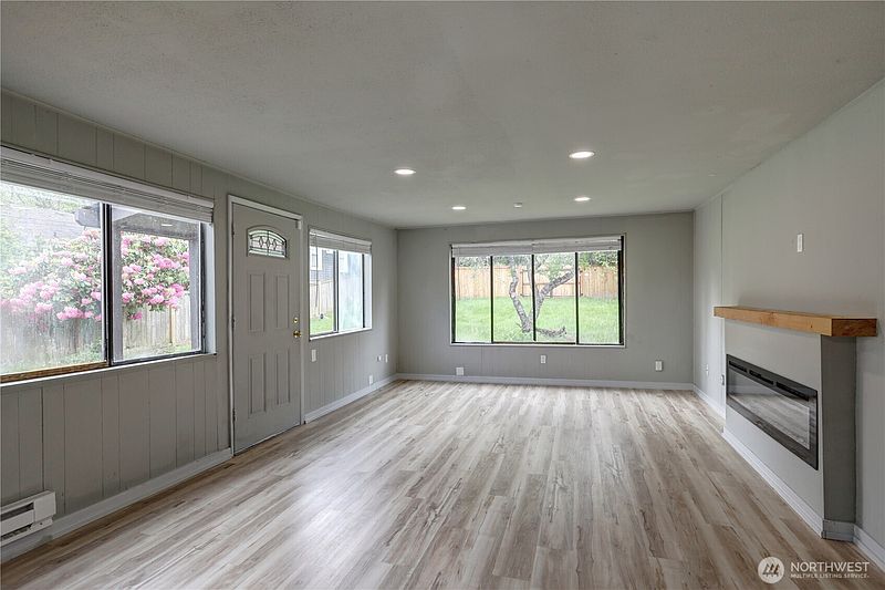 3rd image of 4609 S Thompson Avenue