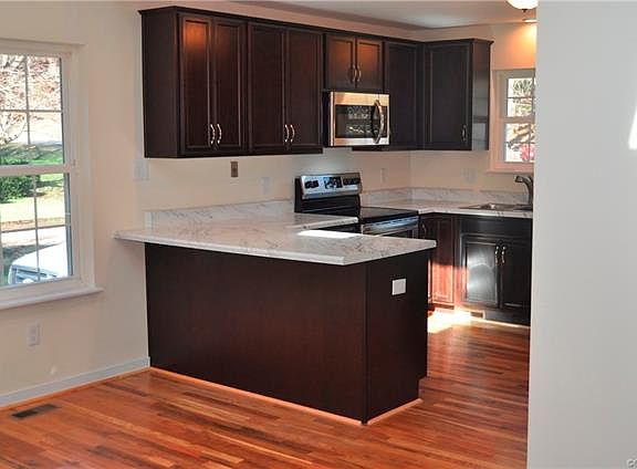 5th image of 8337 Scottingham Dr