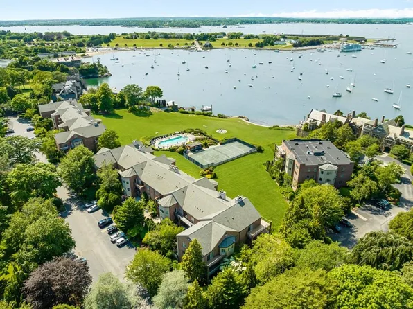 111 Harrison Ave APT B6, Newport, RI 02840