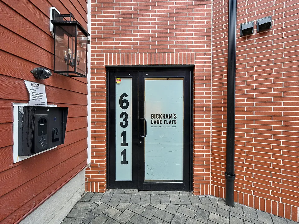 Building Photo 3