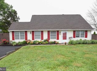 54 Trellis Rd, Levittown, PA 19056