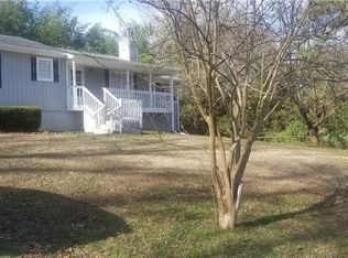 75 Lakeside Dr, Ellenwood, GA 30294