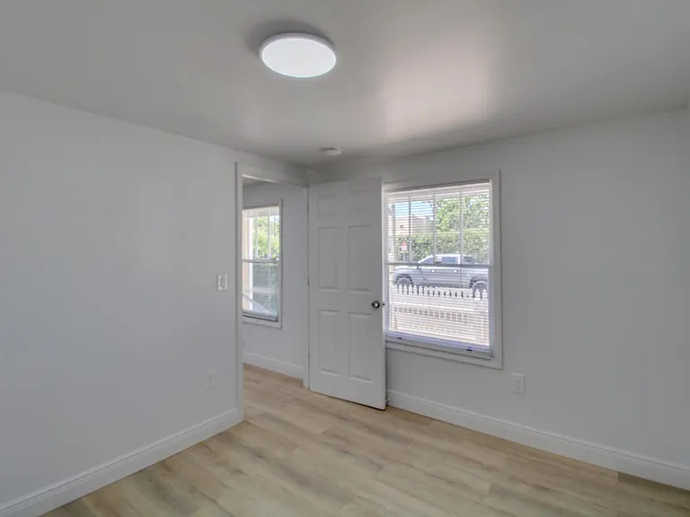 236 N Oleander Ave #1 — Photo 7