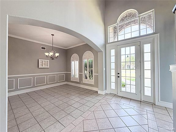 4th image of 2722 Wildwood Dr