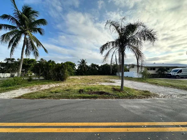 124 Cascade Lane S, Palm Beach Shores, FL 33404