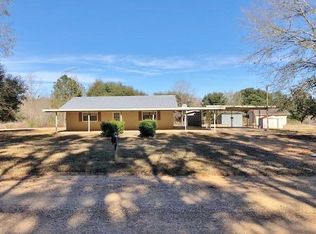 584 Horseshoe Rd SE, Smithdale, MS 39664