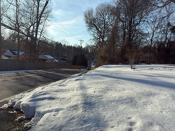 5th image of 4906 Silver Spring Rd