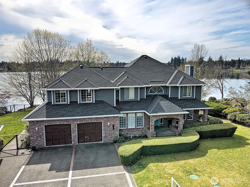 2nd image of 1860 E Island Lake Drive