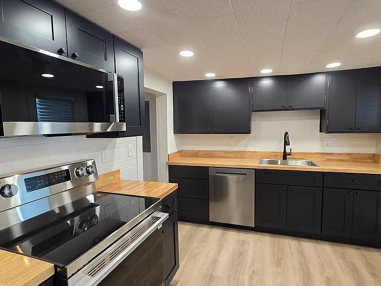 485 W Main St #1 — Photo 2