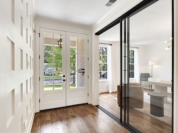 3rd image of 299 Wilkinson Pl