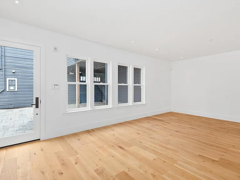 807 Treat Ave — Photo 3