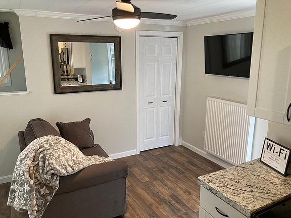 4th image of 23 Oak St #2