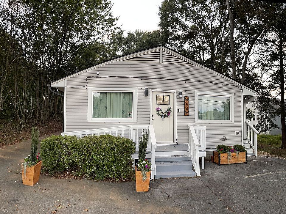 1st image of 54 Park St SE