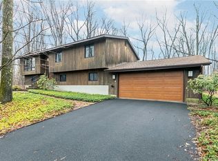 131 October Hill Rd, Hamden, CT 06518