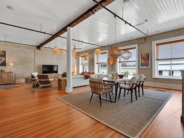 301 W Broughton St #4A — Photo 11