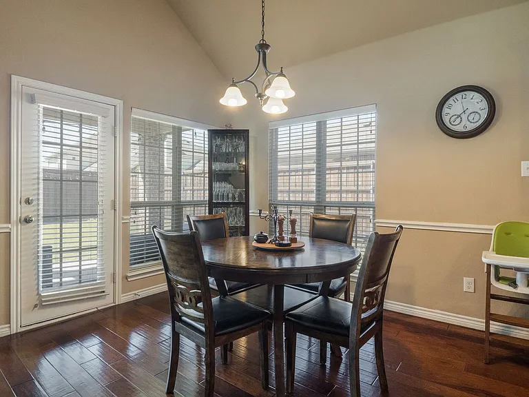 534 Windward Dr — Photo 7