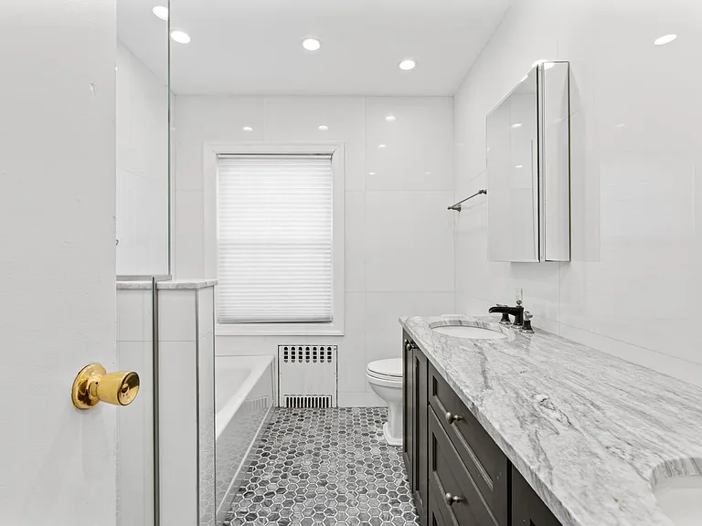 803 Barberry Ln — Photo 12