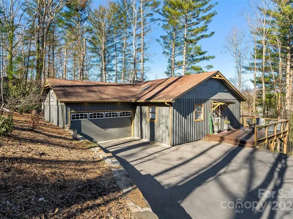 160 Hickory Hill Dr, Spruce Pine, NC 28777