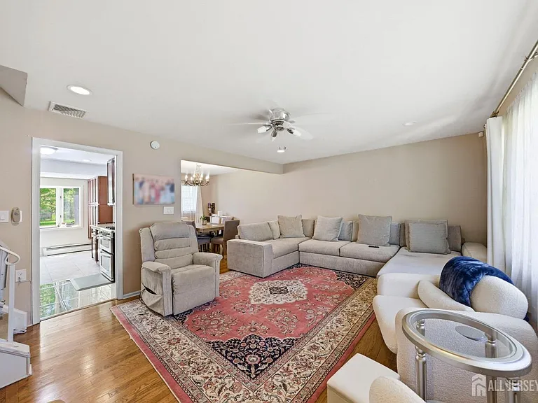 34 Ventnor Dr — Photo 22