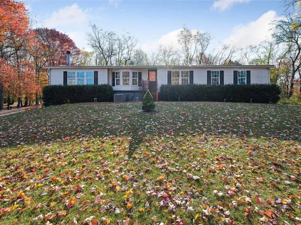 26 Mathews Rd, Belle Vernon, PA 15012