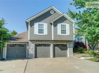 1709 Longhorn Ln, Raymore, MO 64083