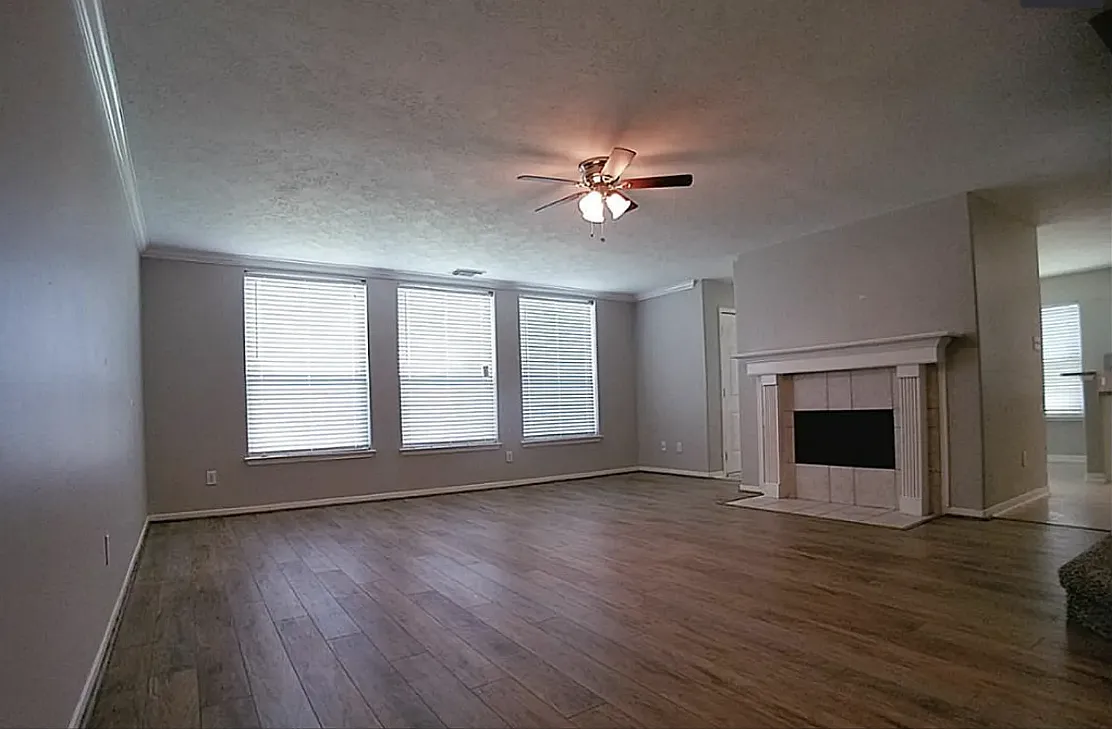 4 bed, $3,999 — Photo 4
