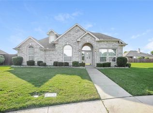106 Hamilton Dr, Cedar Hill, TX 75104