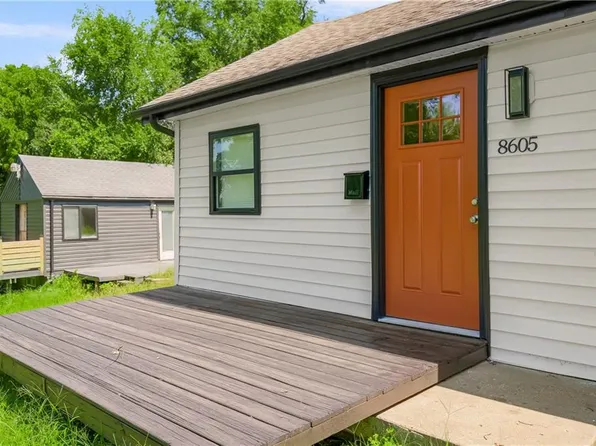 8605 Wayne Ave, Kansas City, MO 64131