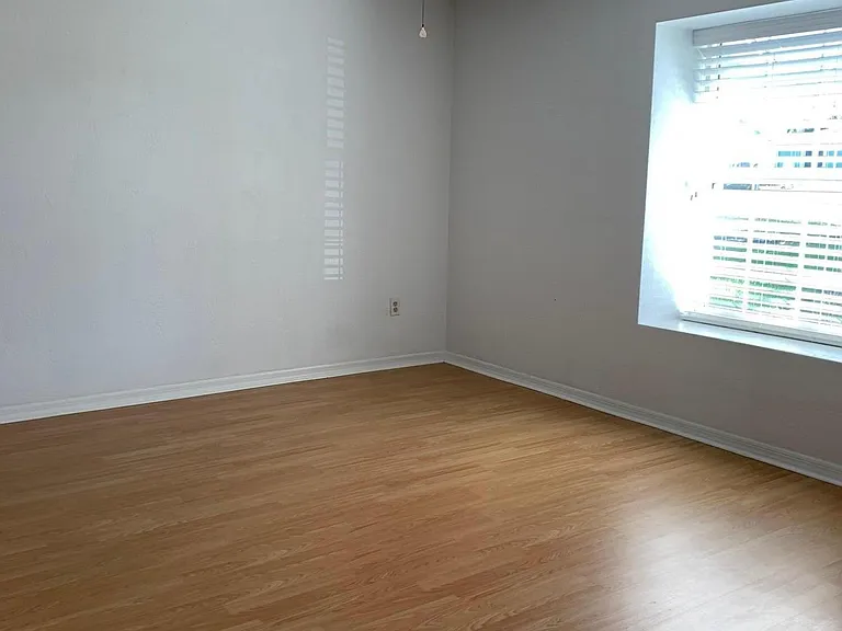145 Riverwalk Ct — Photo 43