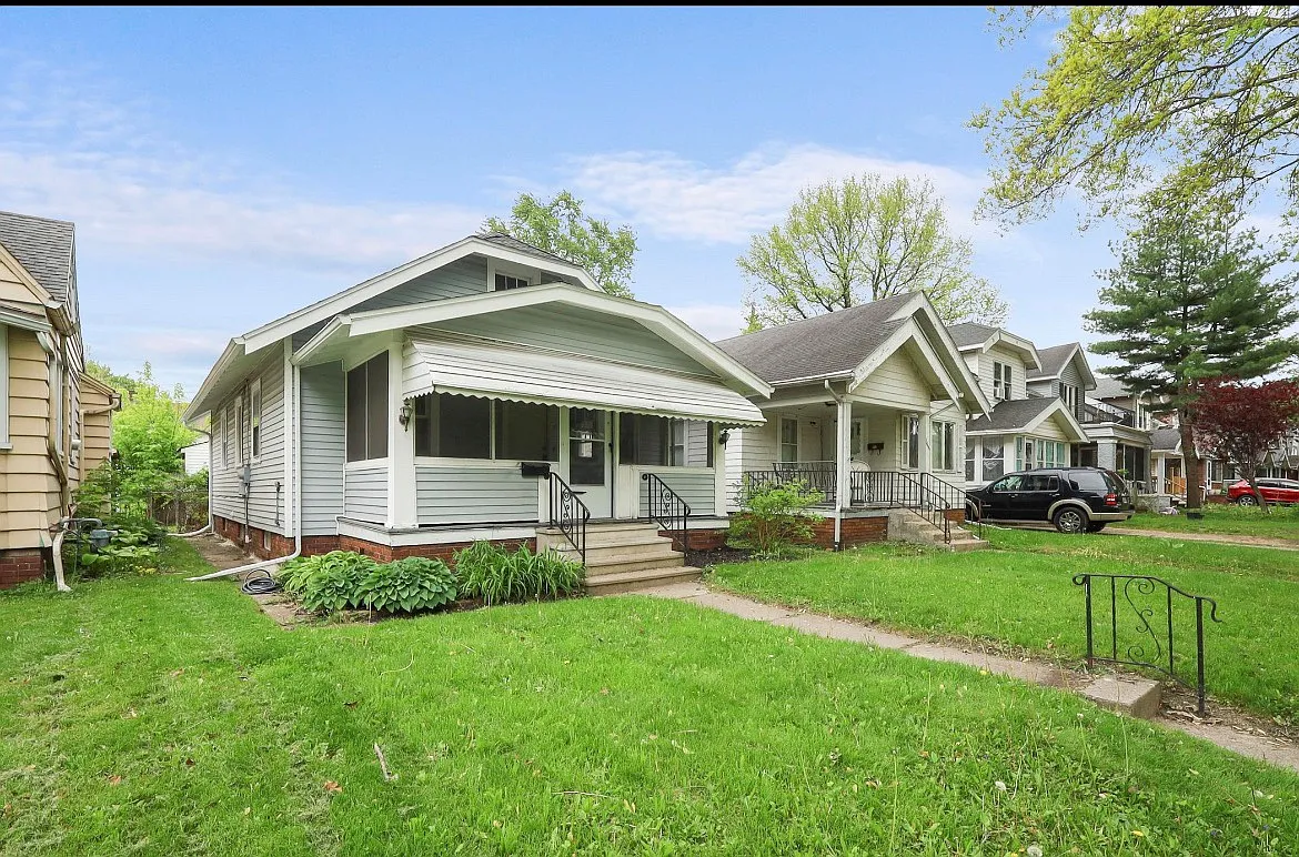 811 Geneva Ave — Photo 1