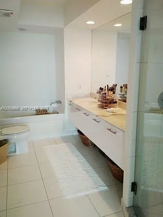 500 Brickell Ave #3200 — Photo 9