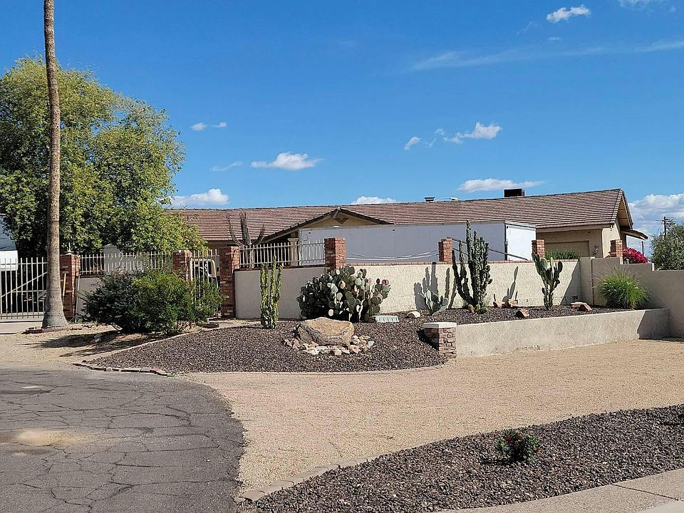 2nd image of 12901 W Solano Dr