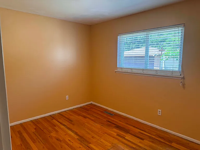 32345 Hawthorne Dr — Photo 29