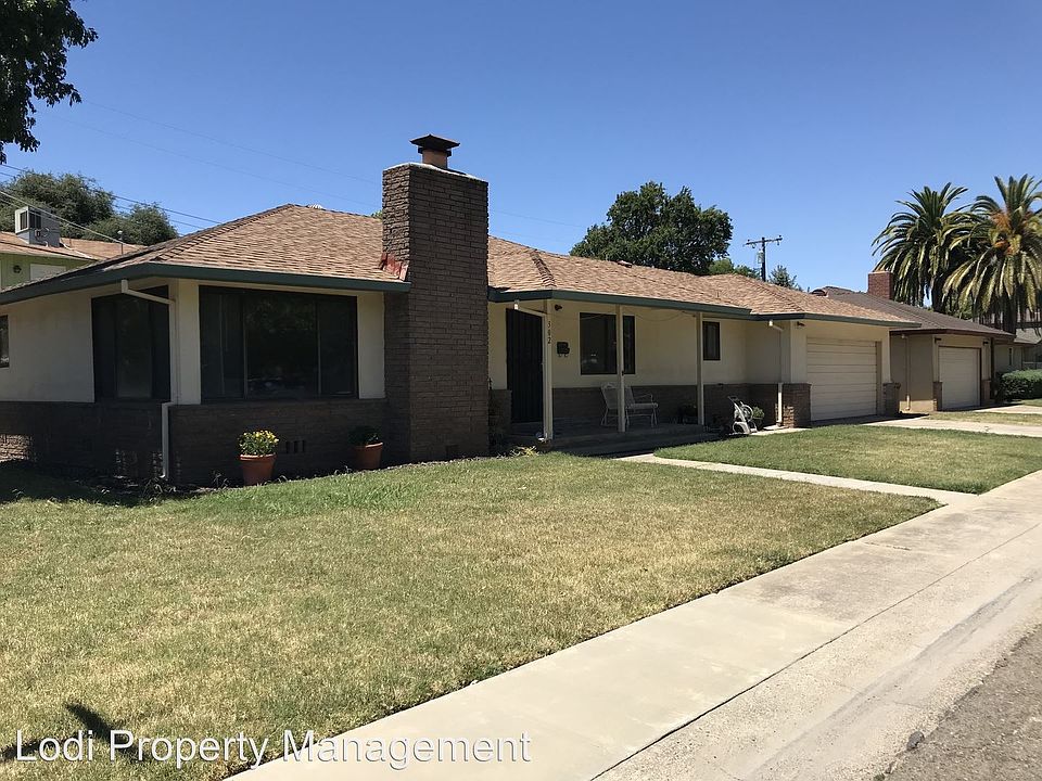 1st image of 302 Crescent Dr