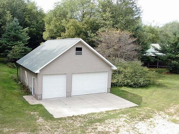 3rd image of 22848 Thirteen Mile Rd