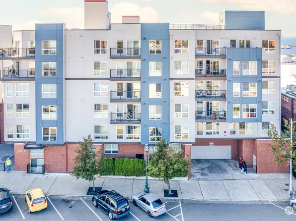 2818 Grand Avenue #B206, Everett, WA 98201