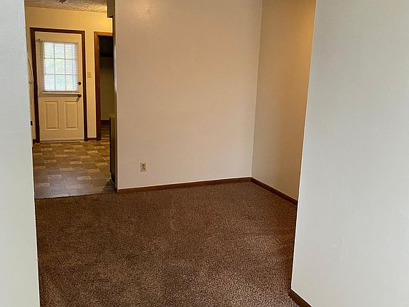 3rd image of 10401 Victoria Dr APT D