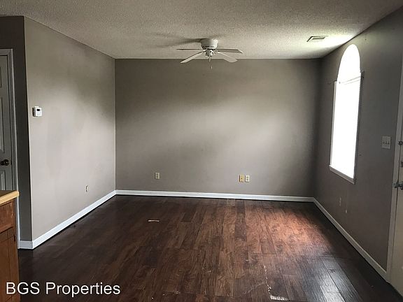 3rd image of 1016 Cherry St