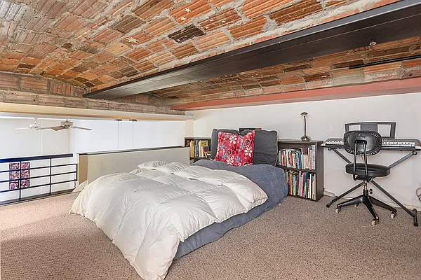 Sold by Compass | media 6