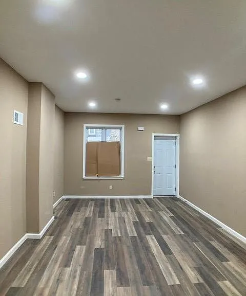 758 N Dekalb St — Photo 37