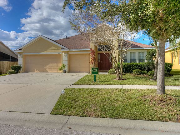 2nd image of 6806 Cromwell Garden Dr