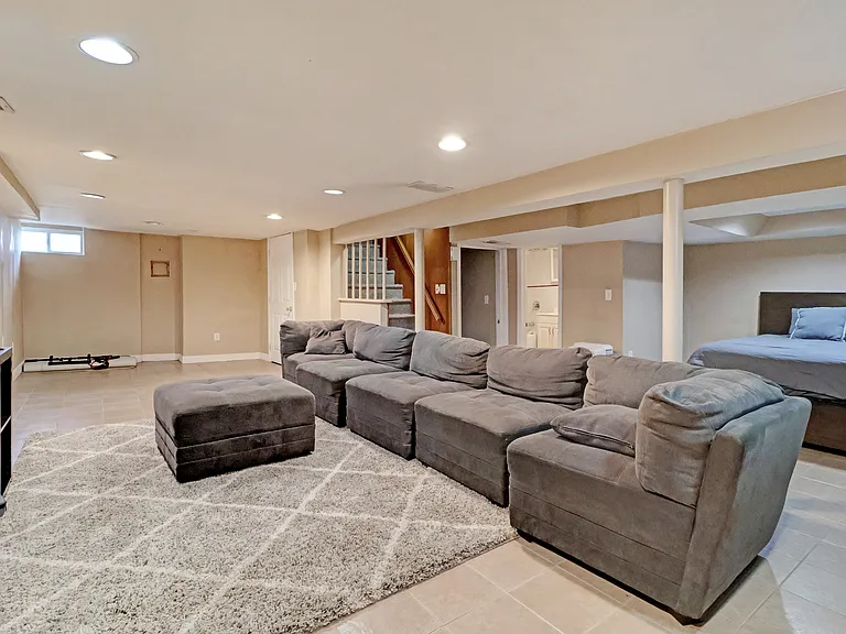 1 Salem Pl — Photo 14