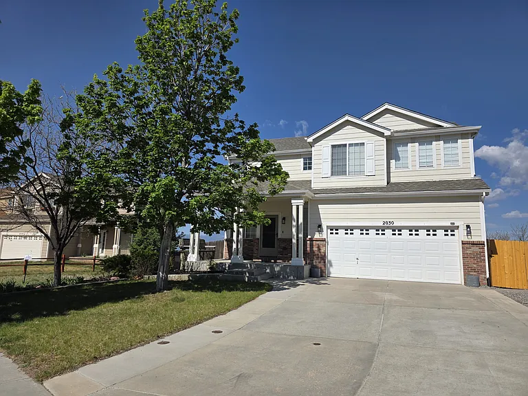 2030 Meadowbrook Pkwy — Photo 2